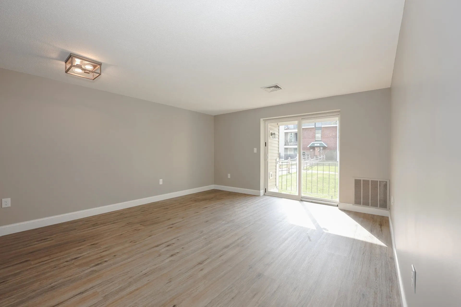 3 Roedean Drive Nashua NH 03063