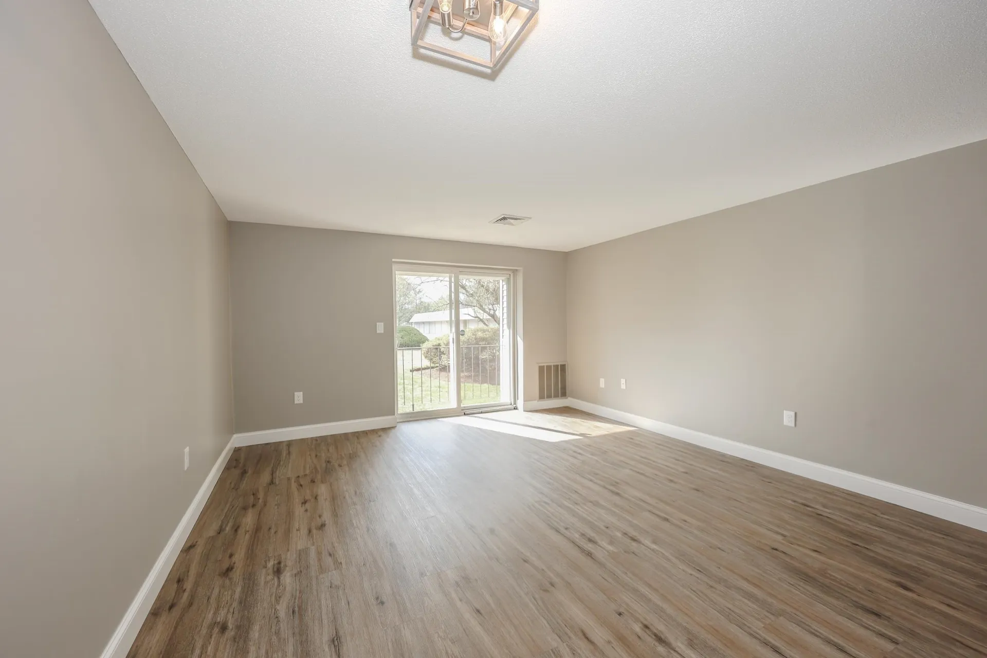 3 Roedean Drive Nashua NH 03063