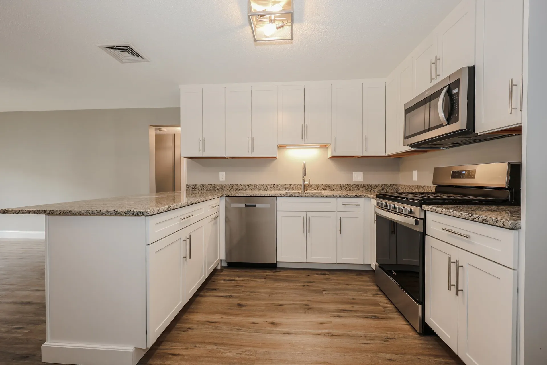 3 Roedean Drive Nashua NH 03063