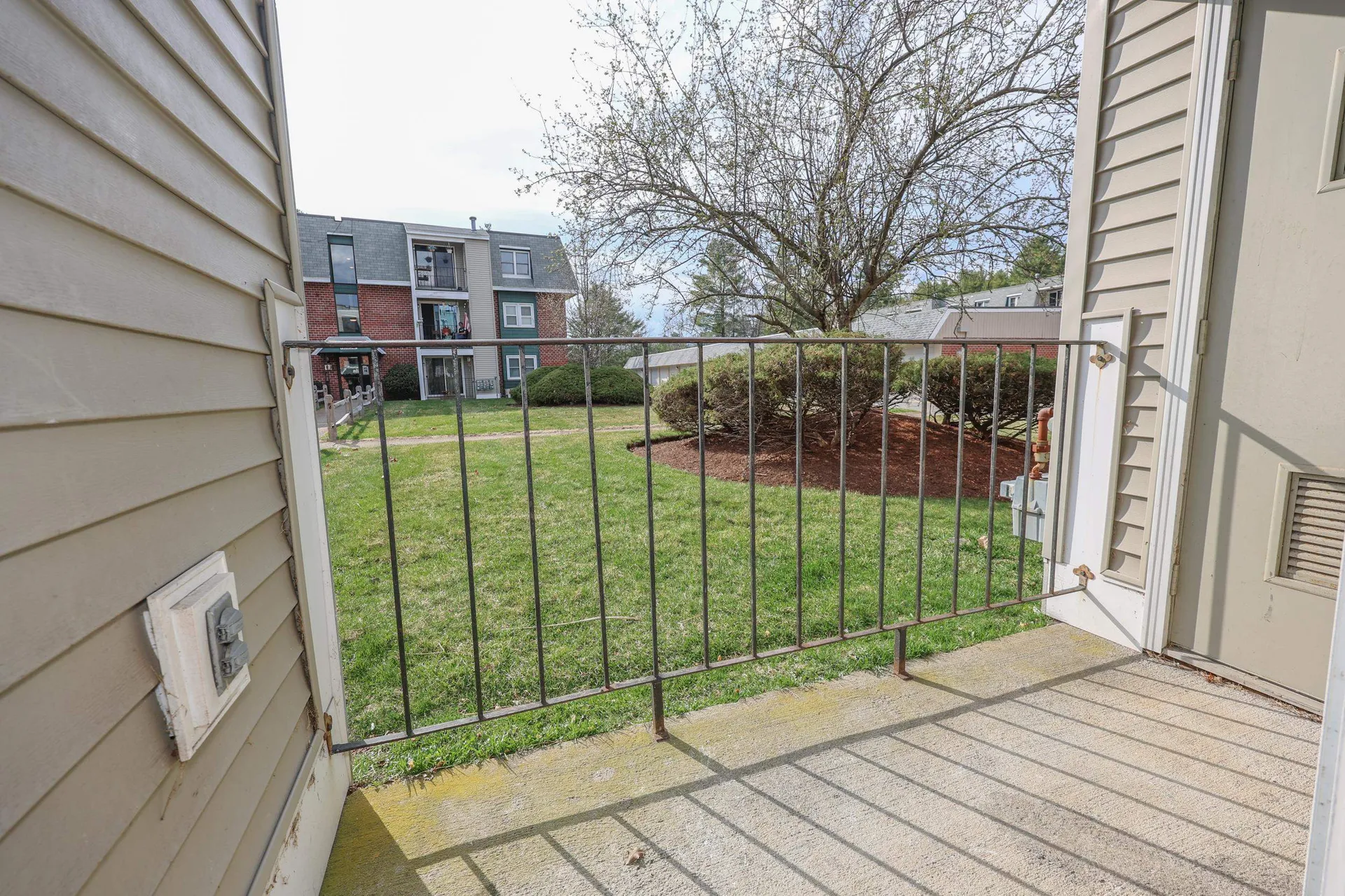 3 Roedean Drive Nashua NH 03063