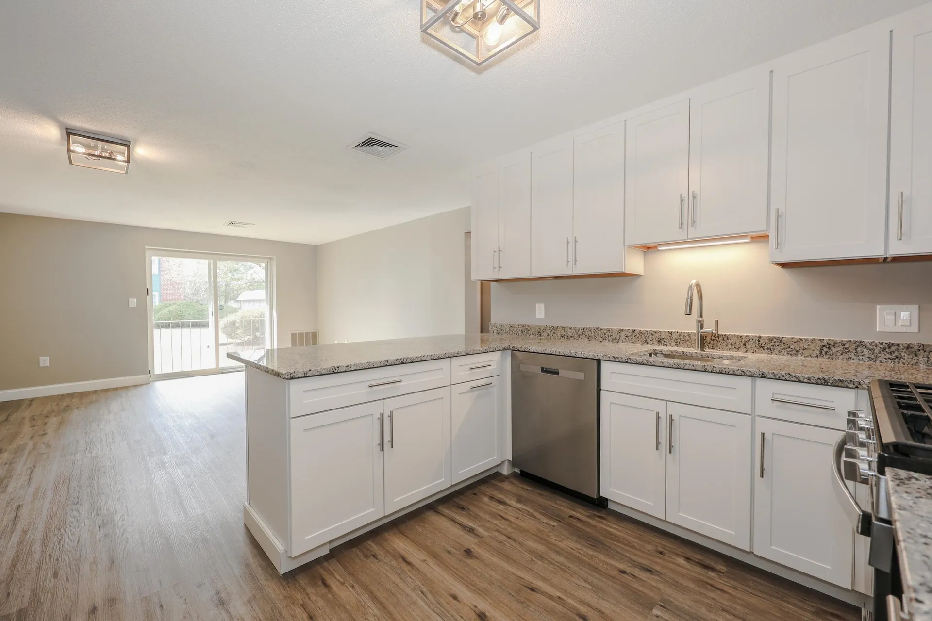 3 Roedean Drive Nashua NH 03063