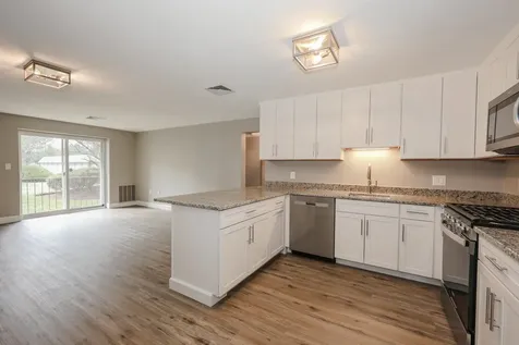 3 Roedean Drive Nashua NH 03063