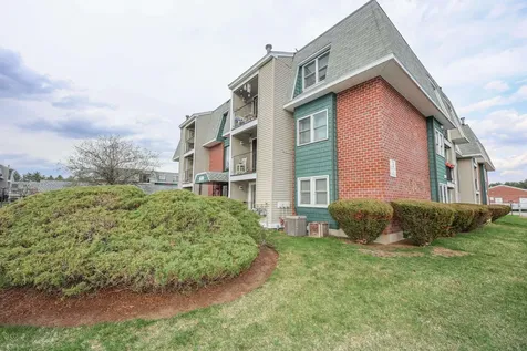 3 Roedean Drive Nashua NH 03063