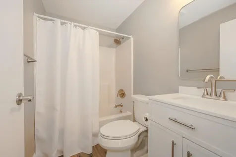 3 Roedean Drive Nashua NH 03063
