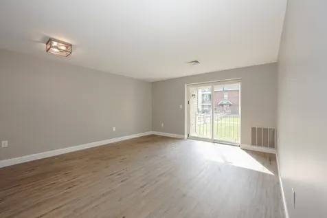 3 Roedean Drive Nashua NH 03063