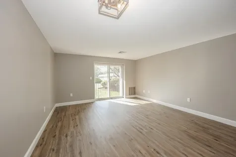 3 Roedean Drive Nashua NH 03063