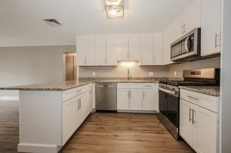 3 Roedean Drive Nashua NH 03063