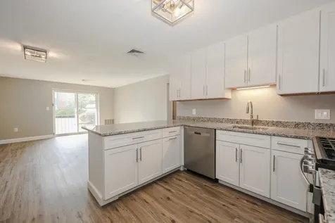 3 Roedean Drive Nashua NH 03063