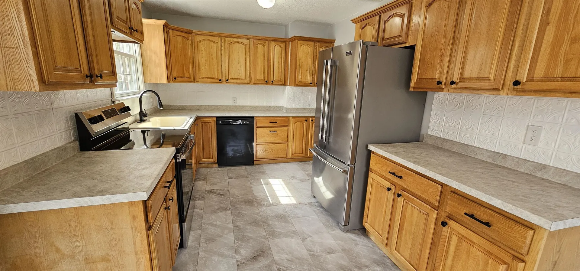 9 Whitehall Terrace Hooksett NH 03106-1842