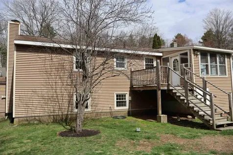 9 Whitehall Terrace Hooksett NH 03106-1842