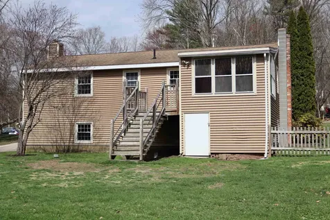 9 Whitehall Terrace Hooksett NH 03106-1842