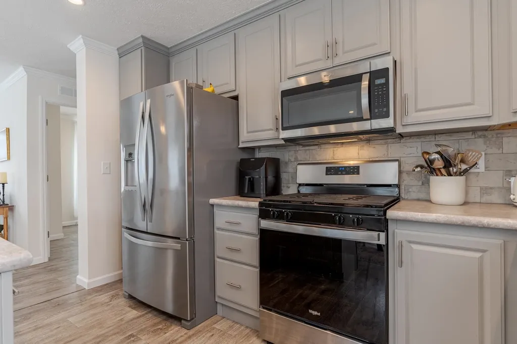 104 Robin Hood Drive Exeter NH 03833