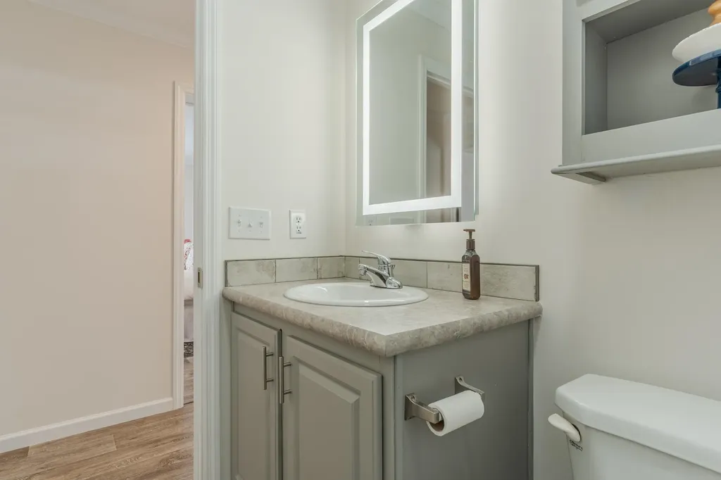 104 Robin Hood Drive Exeter NH 03833