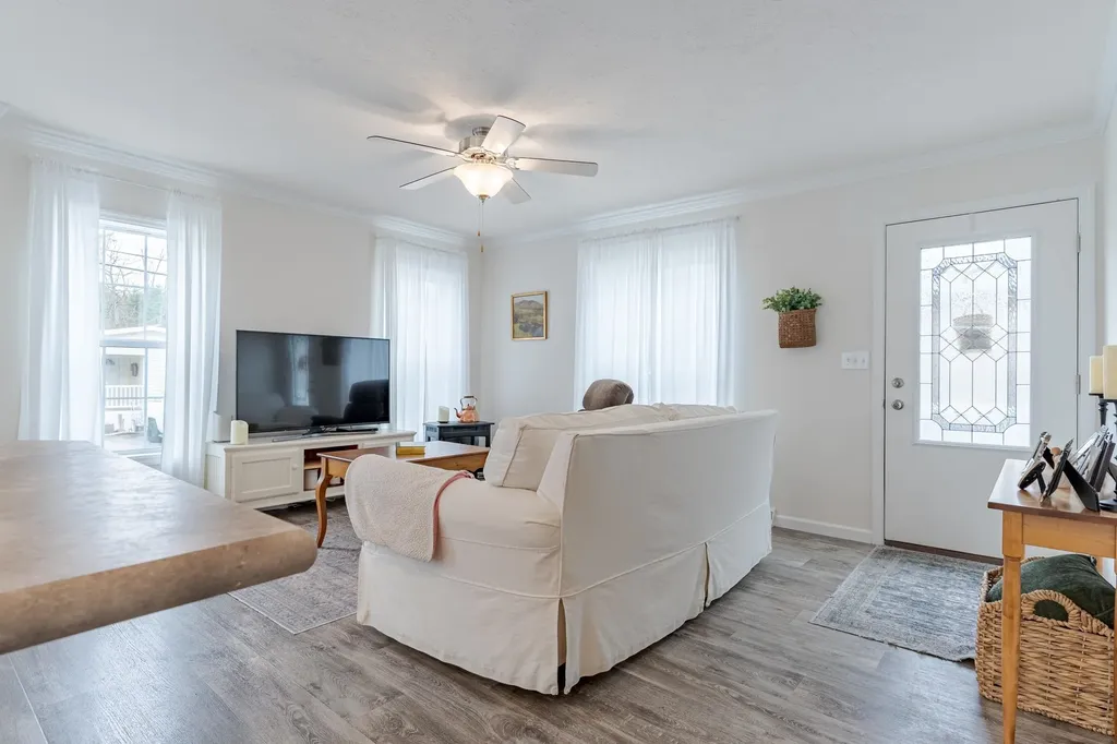 104 Robin Hood Drive Exeter NH 03833