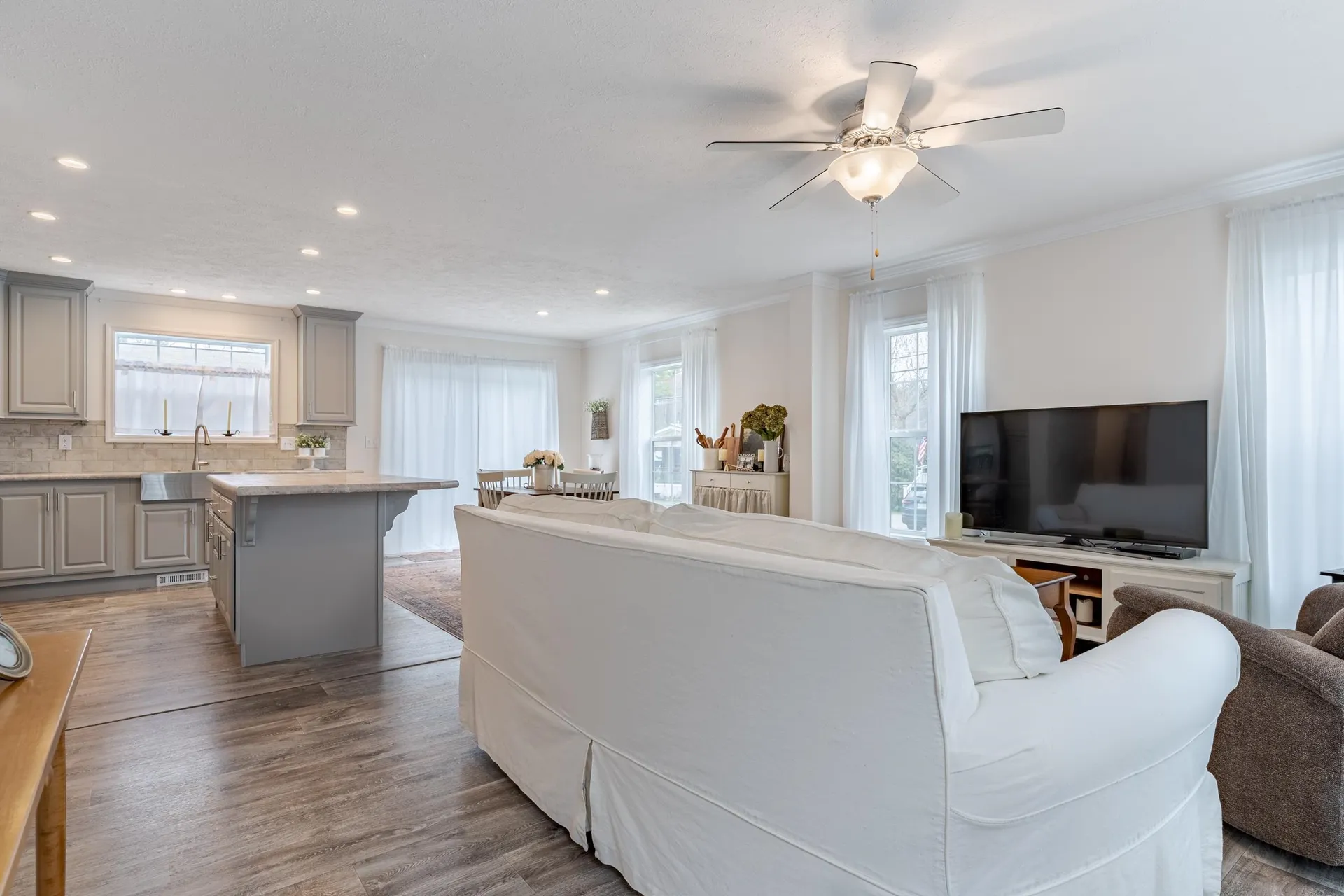 104 Robin Hood Drive Exeter NH 03833