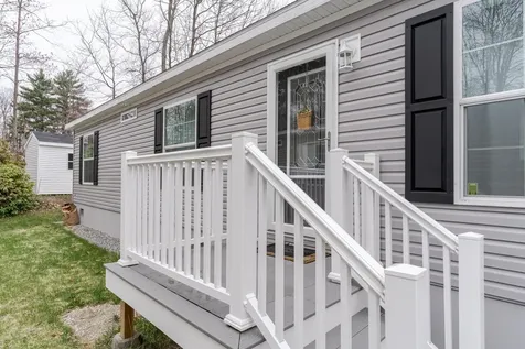 104 Robin Hood Drive Exeter NH 03833
