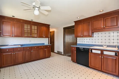 2 Westchester Drive Nashua NH 03063