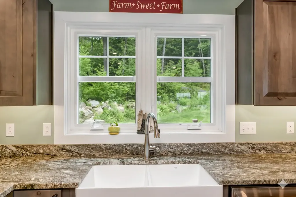 78 Cates Lane Brookfield NH 03872
