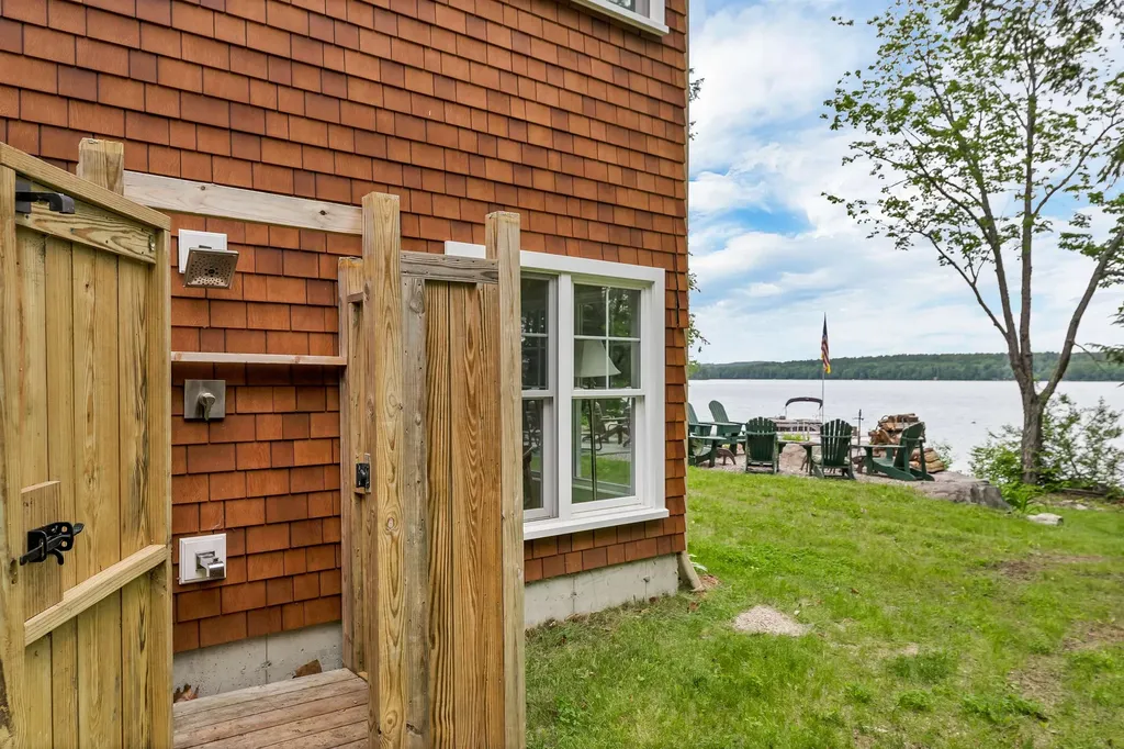 78 Cates Lane Brookfield NH 03872