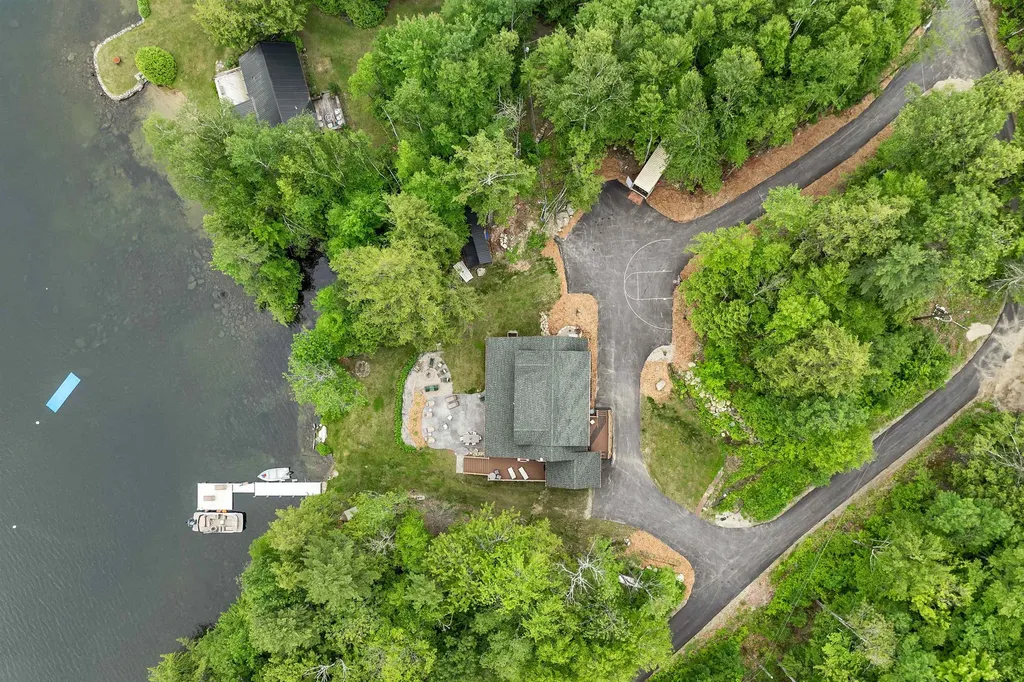 78 Cates Lane Brookfield NH 03872