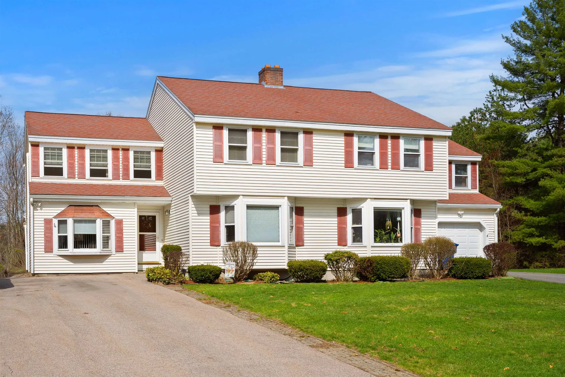 27 Reed Street Londonderry NH 03053
