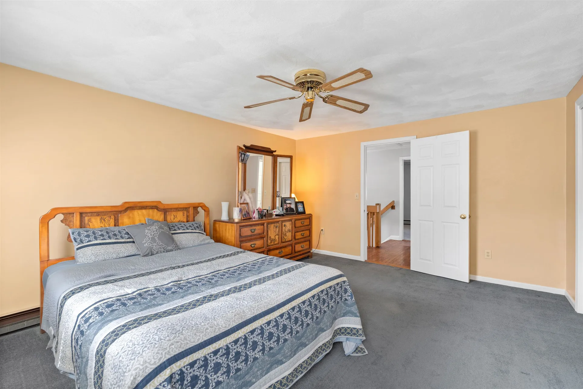 27 Reed Street Londonderry NH 03053