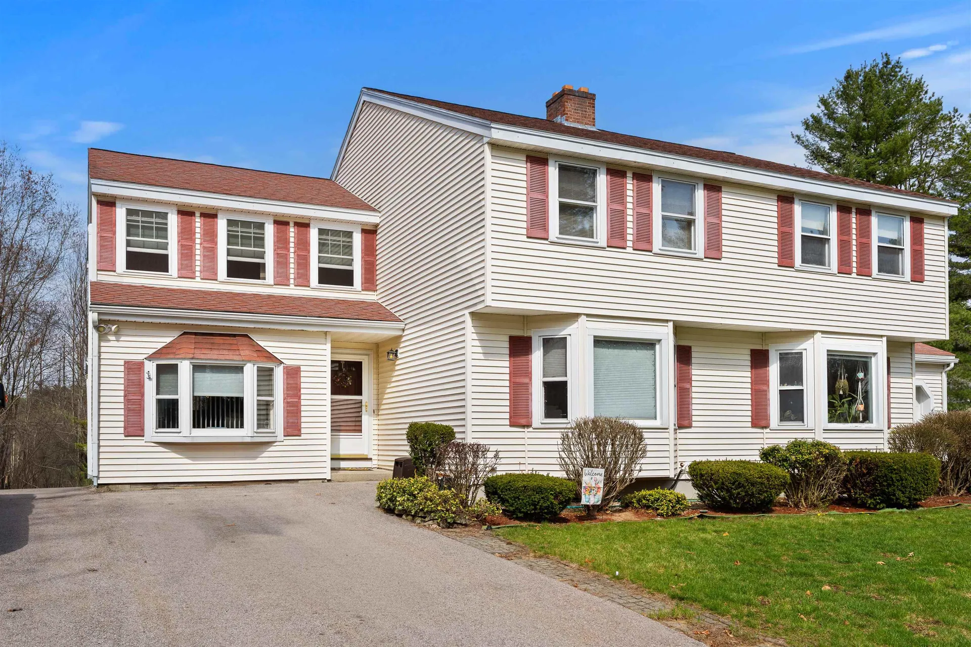 27 Reed Street Londonderry NH 03053