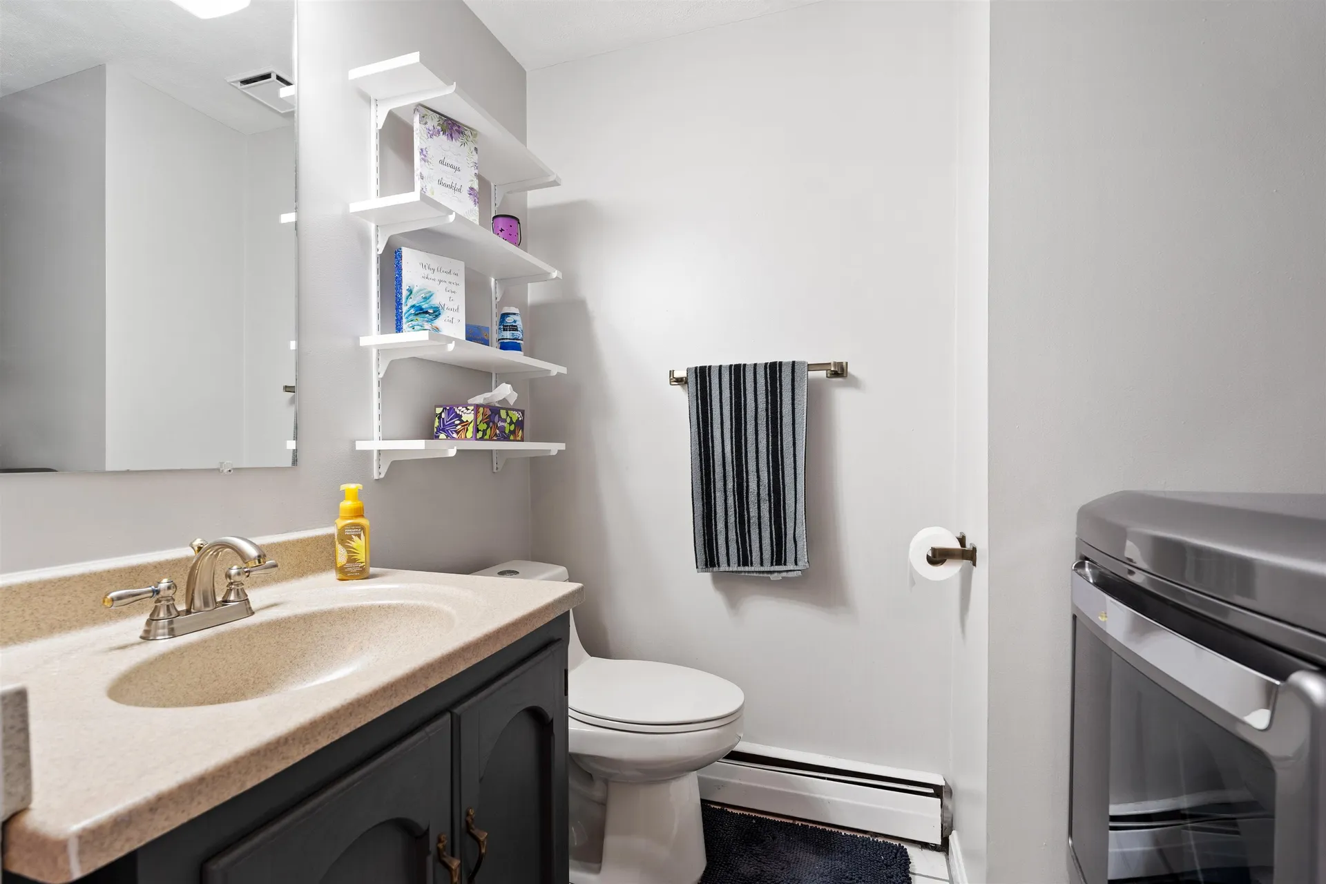 27 Reed Street Londonderry NH 03053