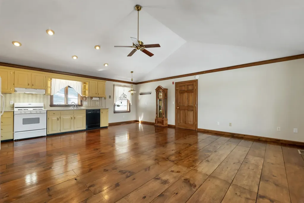 12 Bull Bridge Road Sutton NH 03221