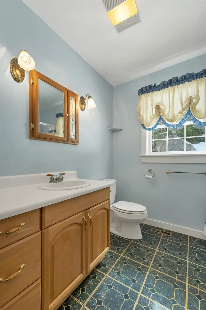 12 Bull Bridge Road Sutton NH 03221