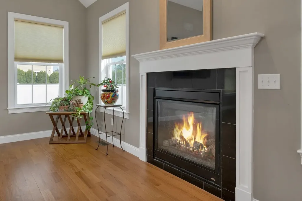 26 Lamplighter Lane Salem NH 03079