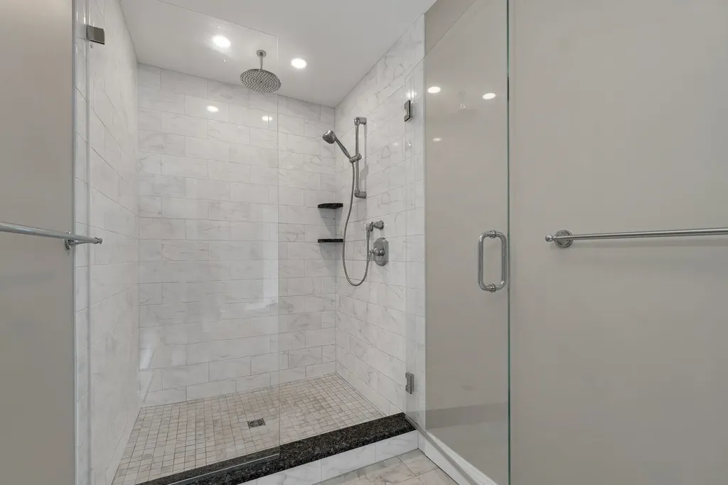 26 Lamplighter Lane Salem NH 03079