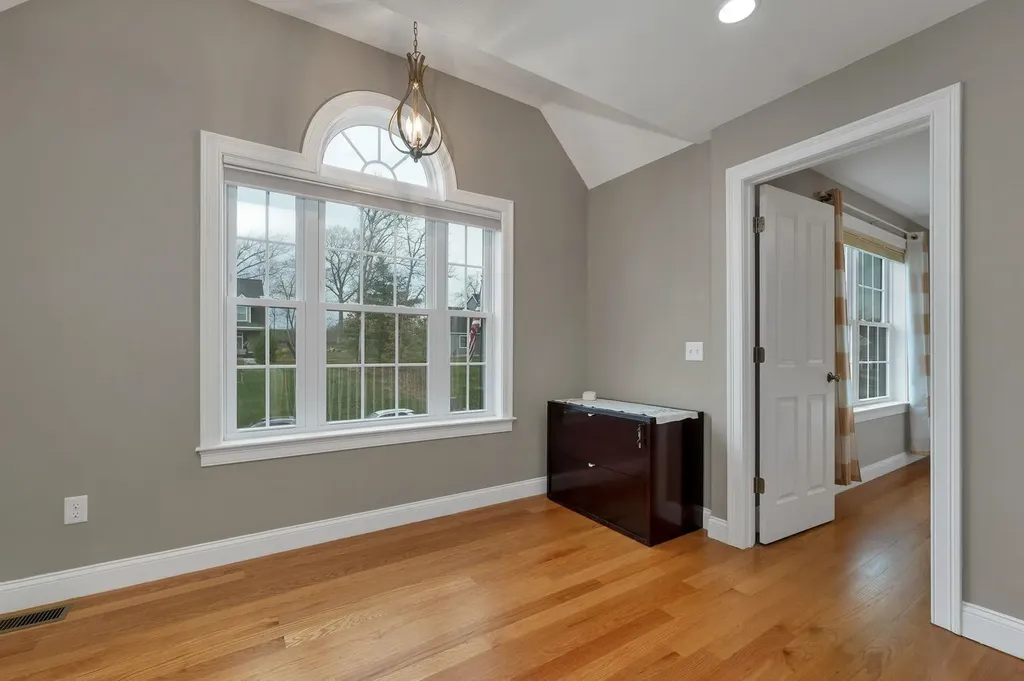 26 Lamplighter Lane Salem NH 03079