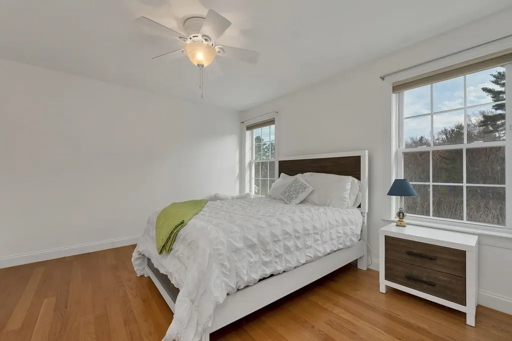 26 Lamplighter Lane Salem NH 03079