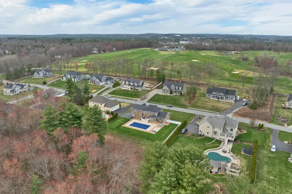 26 Lamplighter Lane Salem NH 03079