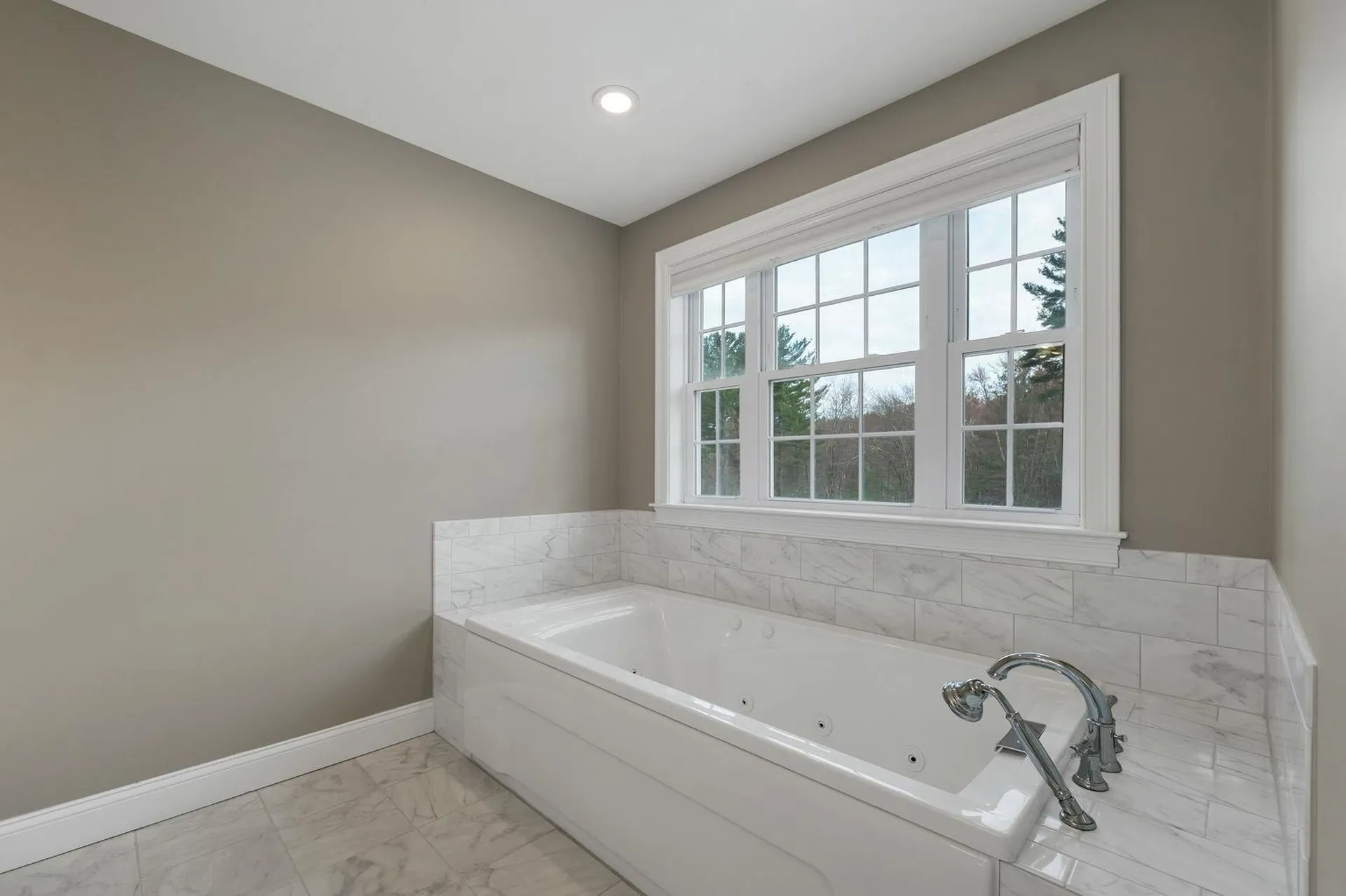 26 Lamplighter Lane Salem NH 03079