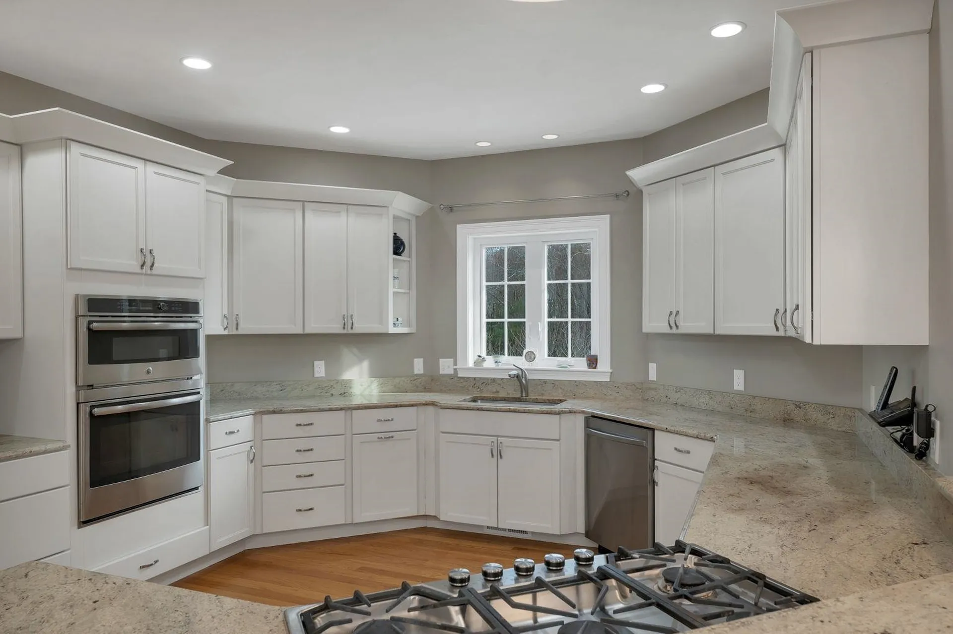 26 Lamplighter Lane Salem NH 03079