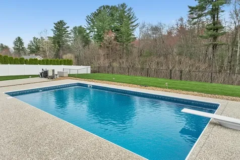 26 Lamplighter Lane Salem NH 03079