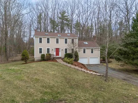30 Geisser Lane Hampstead NH 03841