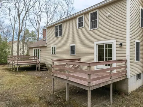 30 Geisser Lane Hampstead NH 03841