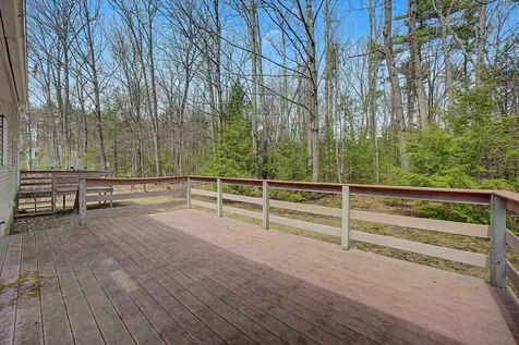 30 Geisser Lane Hampstead NH 03841