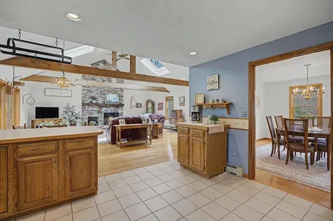 30 Geisser Lane Hampstead NH 03841