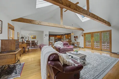 30 Geisser Lane Hampstead NH 03841