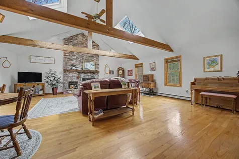 30 Geisser Lane Hampstead NH 03841