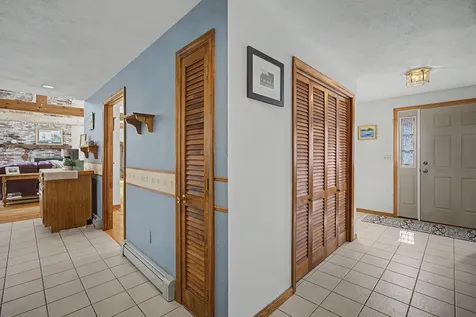 30 Geisser Lane Hampstead NH 03841