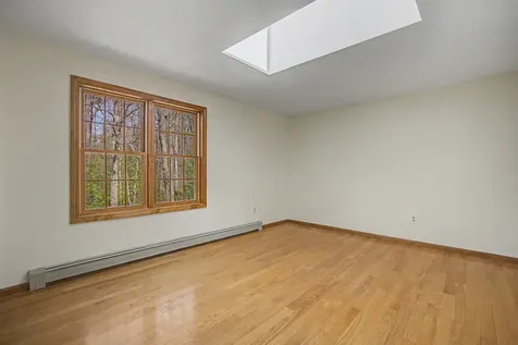 30 Geisser Lane Hampstead NH 03841