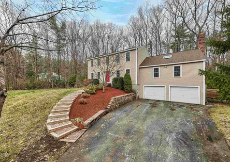 30 Geisser Lane Hampstead NH 03841