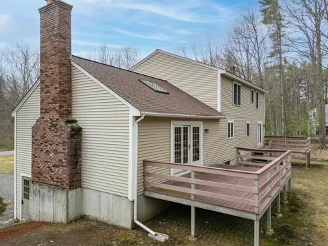 30 Geisser Lane Hampstead NH 03841