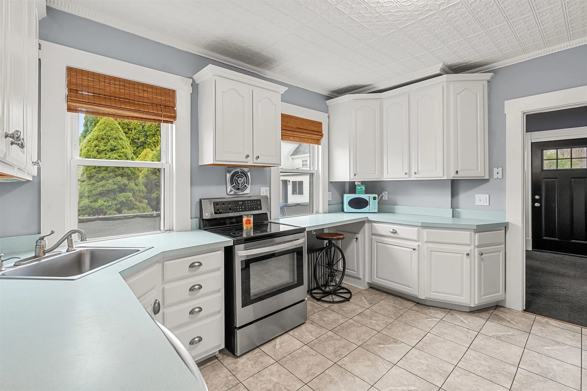 5 Arlington Avenue Nashua NH 03060