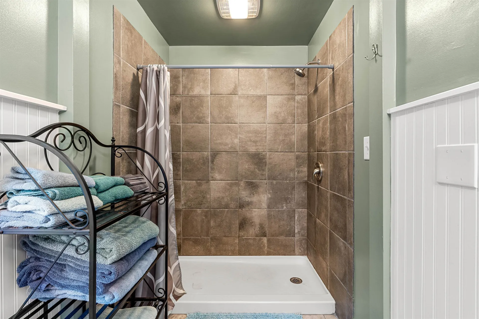 5 Arlington Avenue Nashua NH 03060